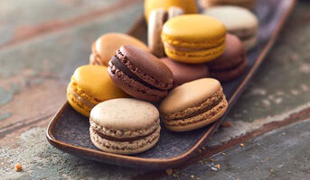 12 Macarons pâtissiers opéra noisette citron pomme