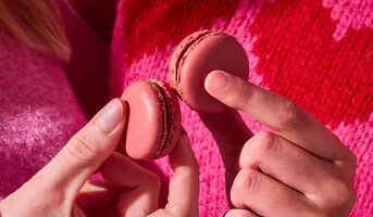 2 macarons framboise