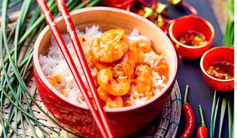 Crevettes sauce piquante et riz thaï