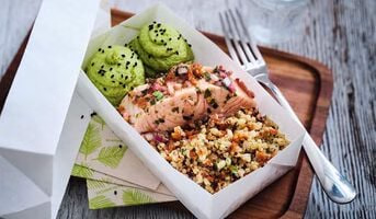 Saumon ASC, orge, quinoa, purée aux légumes verts