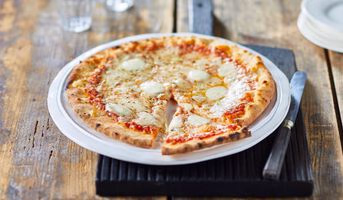 Pizza 4 formaggi italiani 'Italia'