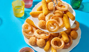 Fried snacks, assortiment de bouchées panées