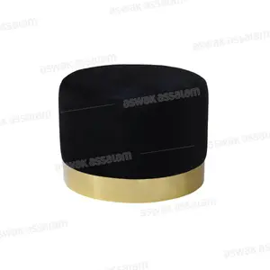POUF EN VELOURS BASE METAL – NOIR 50*35CM