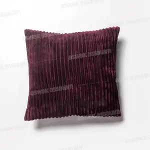 COUSSIN VELOURS RELIEF – PRUNE 50*50CM