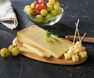 CANTAL ENTRE DEUX AOP FILIÈRE AUCHAN "CULTIVONS LE BON"