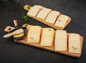 FROMAGE À RACLETTE NATURE ET FUMÉE