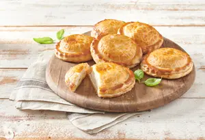 FEUILLETÉS AU CHÈVRE FRAIS