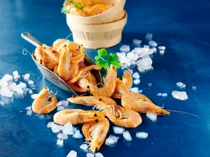 CREVETTES SAUVAGES ENTIÈRES CUITES RÉFRIGÉRÉES FILIÈRE AUCHAN "CULTIVONS LE BON"