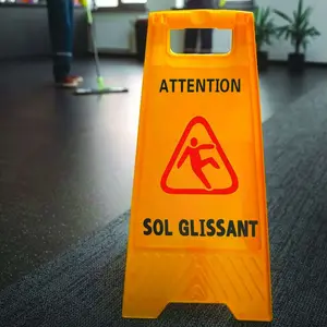 ATTENTION SOL GLISSANT