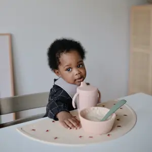 Tasse d'apprentissage en silicone Blush