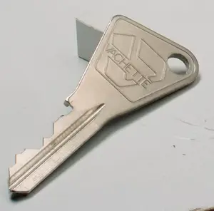 Verrou à bouton "Pluton"