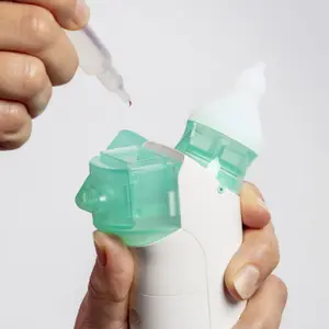 Mouche bébé électronique avec spray