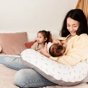 Coussin de maternité en coton Lapins