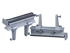 Paire de supports universelle réglables pour tablette radiateur largeur 10 à 14,5 cm.