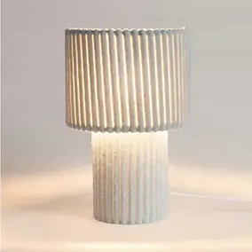Lampe à poser en velours blanc H.28cm E27 5W Lussiol, Alba