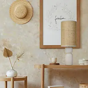 Lampe à poser en céramique crème et abat-jour en rotin H.38 cm, Seynave Raja