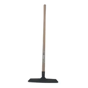 Racloir monobloc avec manche en bois 110 cm