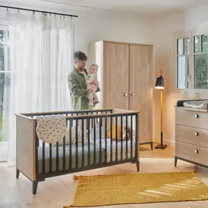 Lit bébé en chêne blond noir Marcel (70 x 140)