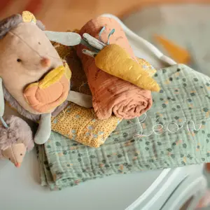 Peluche musicale Hérisson Trois petits lapins