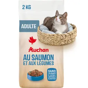 AUCHAN Croquettes au saumon et aux légumes pour chat 2kg