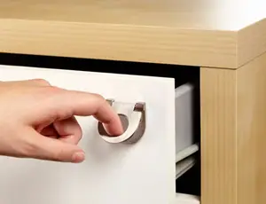 Bouton tirette en zamak nickelé