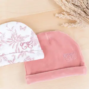 Bonnet de naissance en coton blanc Toile de Jouy
