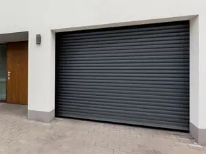 Porte de garage grise à enroulement motorisée H. 200 cm L. 240 cm
