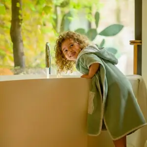 Poncho de bain à capuche bambou et gaze de coton rayé vert de gris (3-5 ans)