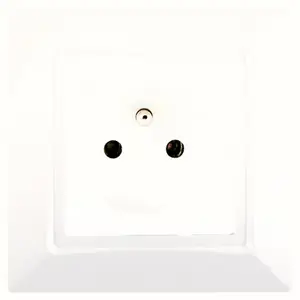 Prise avec terre + plaque "DELTA ONE" blanc