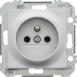 Prise avec terre "Delta Mega" aluminium