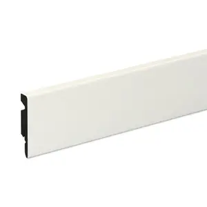 Plinthe blanche en résine vinylique long. 220 cm x larg. 60 mm x ép. 11 mm