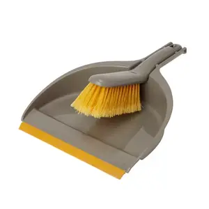 Set de balayette et sa pelle en plastique