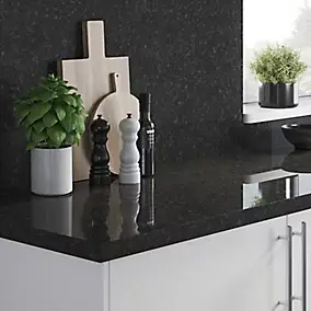 Crédence de cuisine aspect granit noir GoodHome Kabsa l. 300 cm x H. 60 cm x Ep. 8 mm