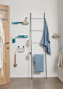 Panier métallique en acier chromé. Trous d'évacuation pour l'eau. "Koros"