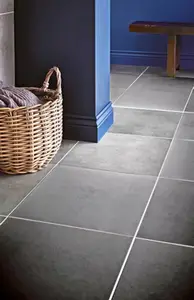 Carrelage de sol intérieur "Konkrete" gris anthracite - l. 30,7 x L. 30,7 cm