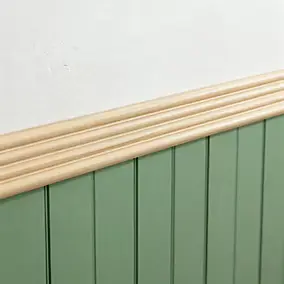 Moulure décorative pin 4,5 x 35 mm L.2,4 m