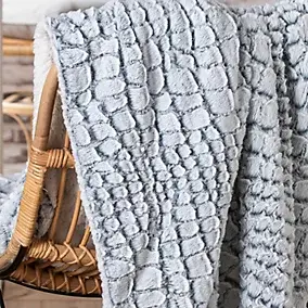 Plaid effet fourrure motif serpent gris L.220 x l.200cm Deco&co