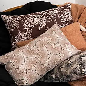 Coussin rectangle Osaka imprimé beige et rose L.50 x l.30cm Deco&co
