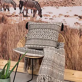 Coussin carré imprimé pompons Africa L.45 x l.45cm Deco&co