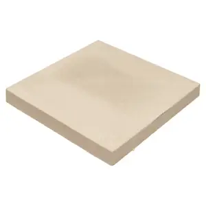 Chapeau béton ton sable forme pointe de diamant