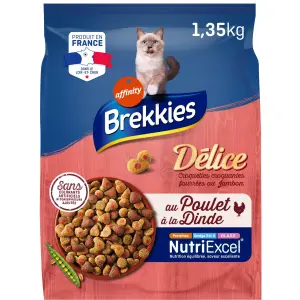 BREKKIES Délice croquettes fourrées au jambon dinde et poulet pour chat 1.35kg