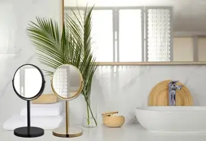 Miroir sur pied noir grossissant noir