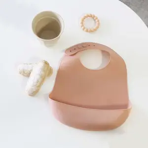 Bavoir en silicone Rose