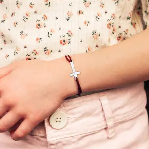 Bracelet cordon croix personnalisable (argent 925)