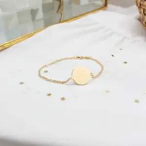 Bracelet chaîne médaille Poisson personnalisable (plaqué or)