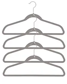 Cintre en feutre effet velours gris vendu par 4 pièces