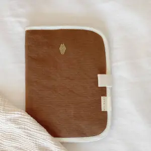 Protège carnet de santé Edgar Camel