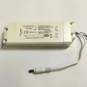 Transformateur Dimmable 0-10V & 27-40V 40W IP44 DC No Flicker