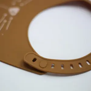 Bavoir en silicone Chat Caramel