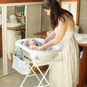 Baignoire avec support et accessoires